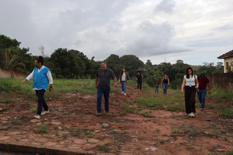 Equipe visitou área onde serão construídas casas pelo Minha Casa, Minha Vida Entidades, em Bernardes