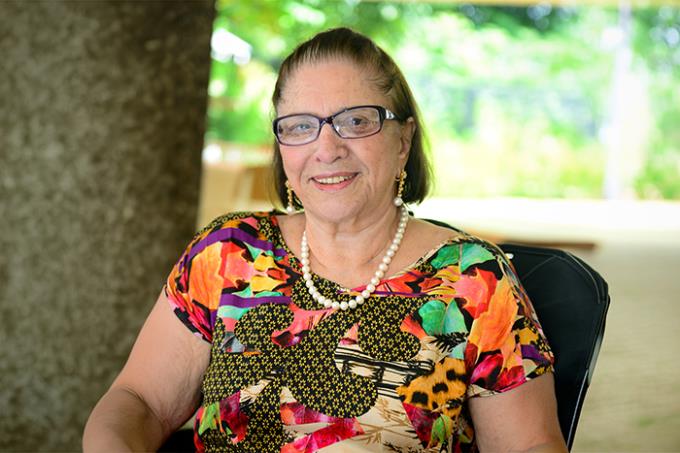 Dona Ana: o cordão do colar de pérolas que confeccionou ao longo de sua vida