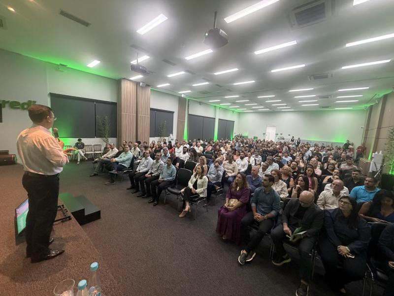 Assembleia Geral 2026 foi realizada na noite de quinta-feira, no auditório da Superintendência do Sicredi