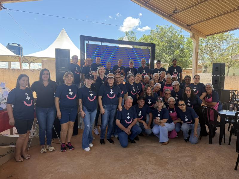 Voluntários e integrantes da Corrente Feminina do Bem