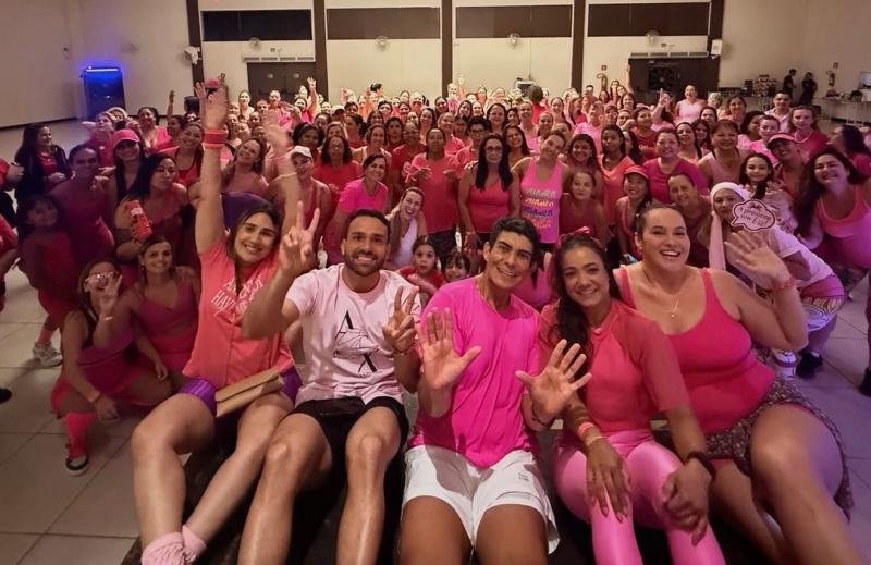 Curso “Zumba Cruise 2026” celebrou os 25 anos da zumba com um evento especial de “festa flutuante”