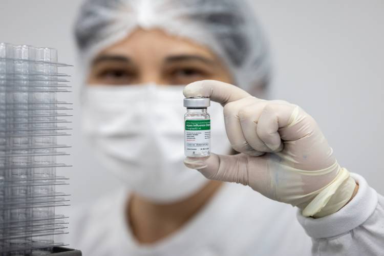 Imunização é principal forma de prevenção contra influenza e ajuda a reduzir casos graves, internações e mortes