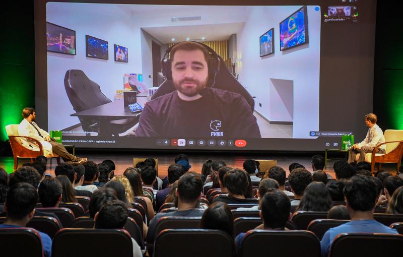 FalleN participou de aula promovida pela Unoeste