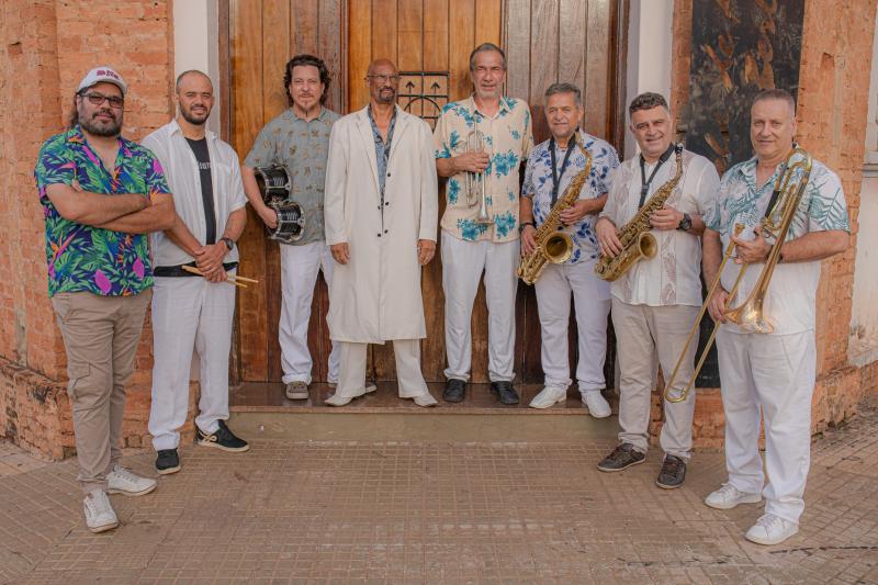 Banda Etc e Salsa, de Araraquara, apresenta um repertório com ritmos latinos como mambo, rumba, bolero e salsa