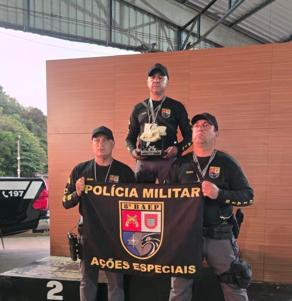Cabo Vesco conquistou 1º lugar na modalidade Batalha Noturna com a cadela de faro K9 Kira