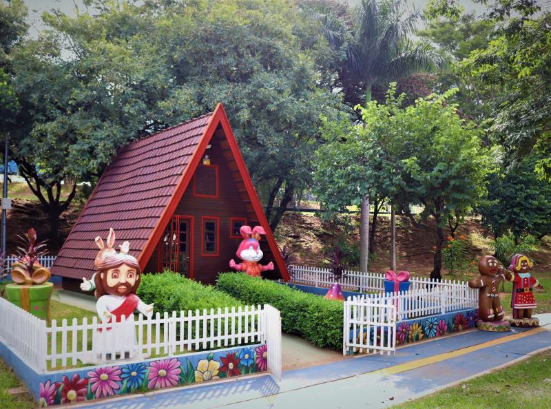 Local começou a ser preparado para a festa na tarde desta terça-feira