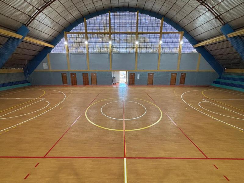 Ginásio Municipal de Esportes Antônio Marcelino de Souza “Caburé” recebeu pintura externa e interna, além da reforma do piso