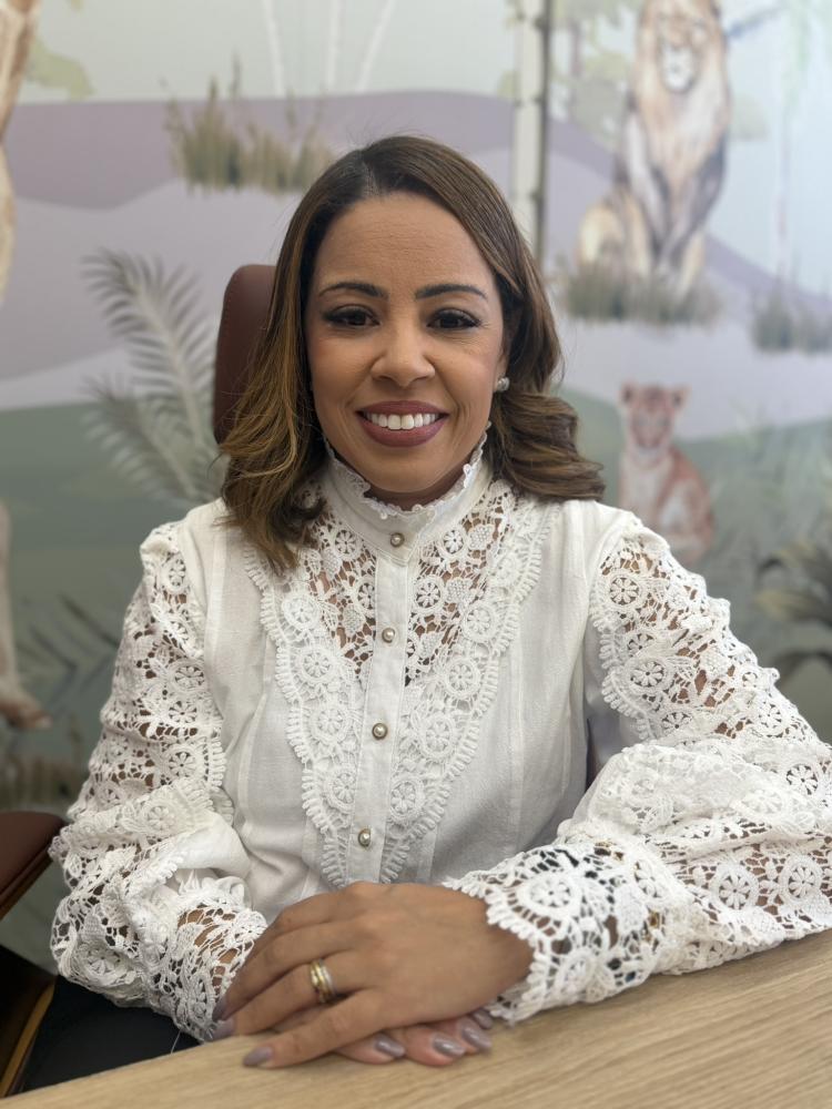 A ODONTOPEDIATRA ELISAMA SOUZA