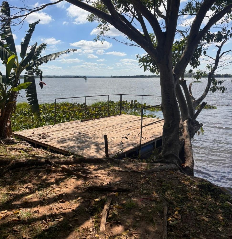 Corpo de vítima foi localizado por populares a cerca de 10 metros da margem do rio