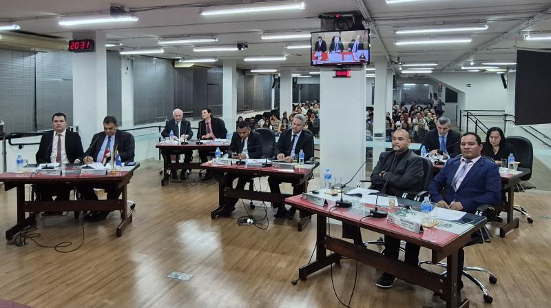Em sessão ordinária, vereadores aprovaram 32 Requerimentos de Providências e Informações