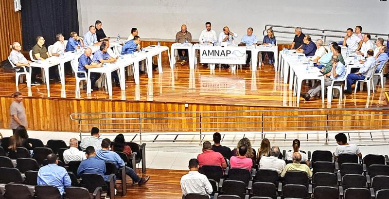 Reunião em Junqueirópolis contou com a participação de representantes de 23 municípios