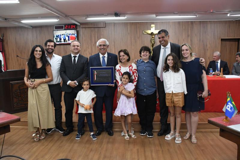 Dr. Roberto Lotfi e família