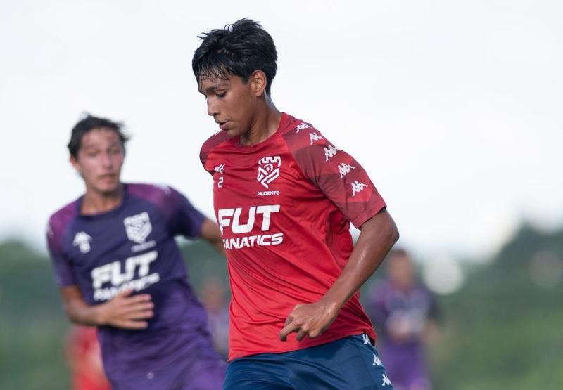 Jogo treino entre o sub-15 (vermelho) e o sub-17 do Grêmio Prudente