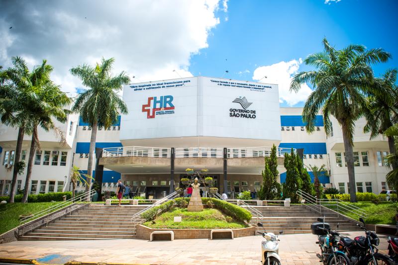 Homem foi socorrido por equipes do Corpo de Bombeiros e do Same até o Hospital Regional