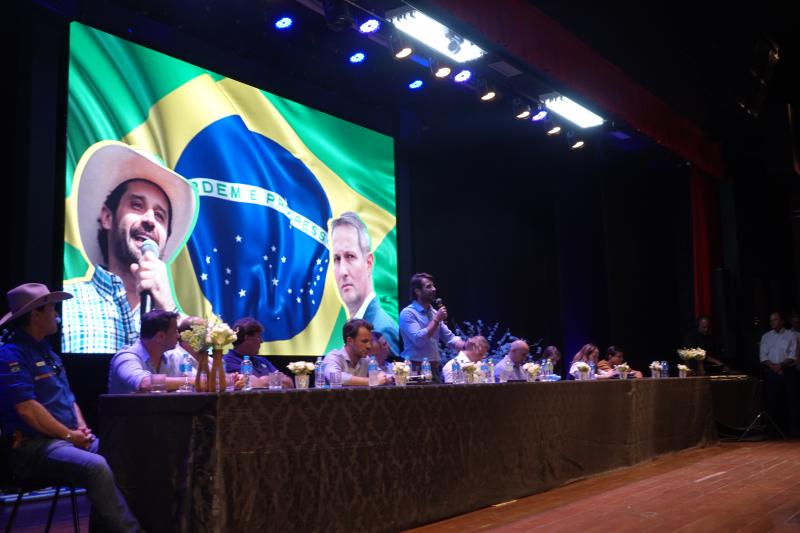  Lideranças de toda região participaram do encontro com Guilherme Piai e Guilherme Derrite