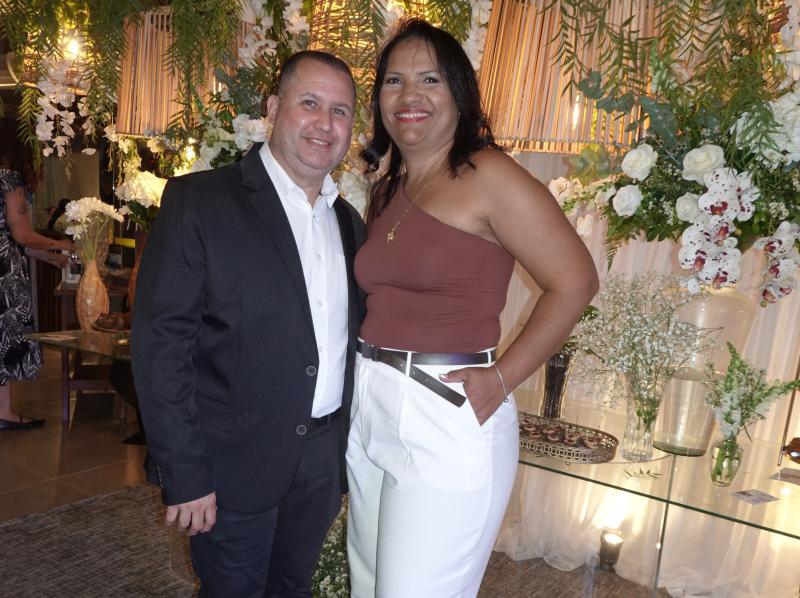 Luciana Gomes 	e Sidney Juliano, anfitriões da noite de degustação do Buffet Luciana Gomes
