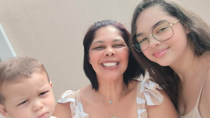 Elisangela vivencia experiência de ser mãe novamente após os 40