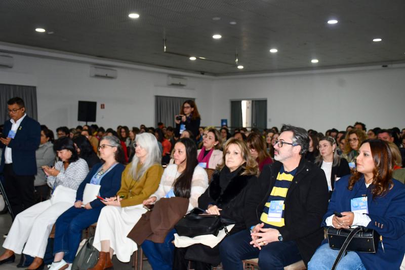 Vista parcial do público que prestigiou solenidade abertura dos eventos científicos