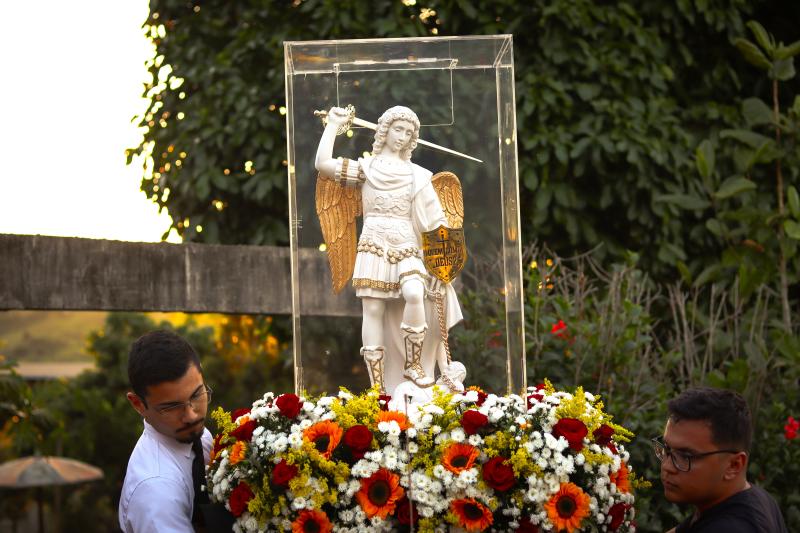 Imagem vem diretamente de Monte Gargano, na Itália, um dos principais centros de devoção ao santo no mundo