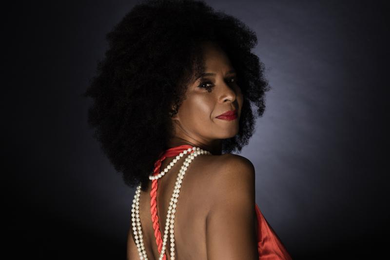 Show traz a cantora Izzy Gordon, sobrinha de Dolores Duran e uma das vozes mais expressivas da música brasileira contemporânea