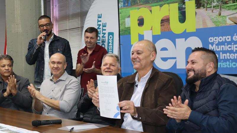 Ordem de serviço para segunda fase das obras foi assinada nesta sexta-feira
