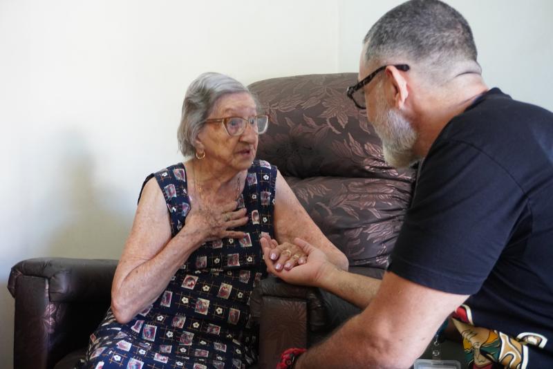 Aos 100 anos, Antônia Abdalla Abrão diz ser tratada como princesa