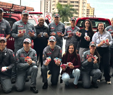 Ação realizada pelo Corpo de Bombeiros, em parceria com Abutre Moto Clube, entregou doação ao HE