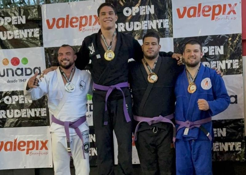 Foram três lutas até chegar ao pódio
