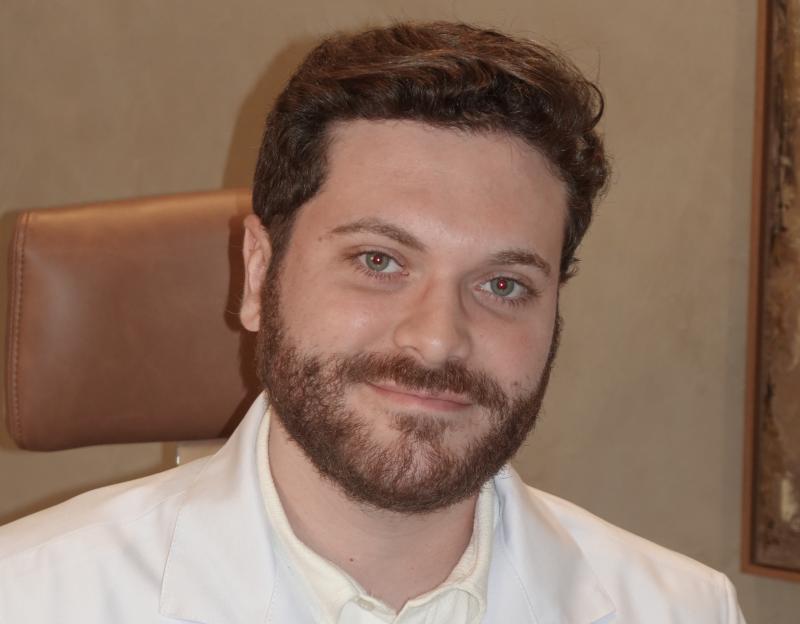 Dr. Tarik rajab: “O momento de agir é assim que se percebe o fio mais fino e o cabelo mais ralo”