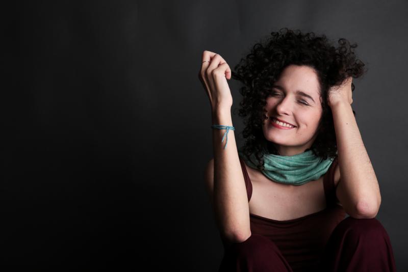 Cantora e compositora Laís Gomes apresenta o show “Temperou: canção nordestina”