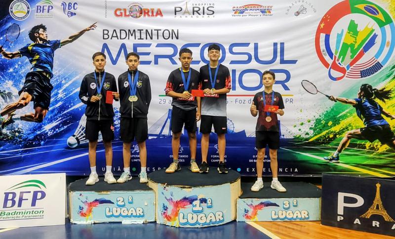Raoni, à direita, conquistou o ouro na Dupla Masculina Sub-17