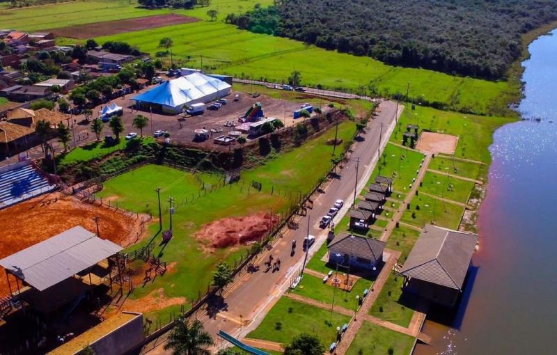 Grandiosa estrutura começou a ser montada na quarta-feira, no Recinto de Rodeios