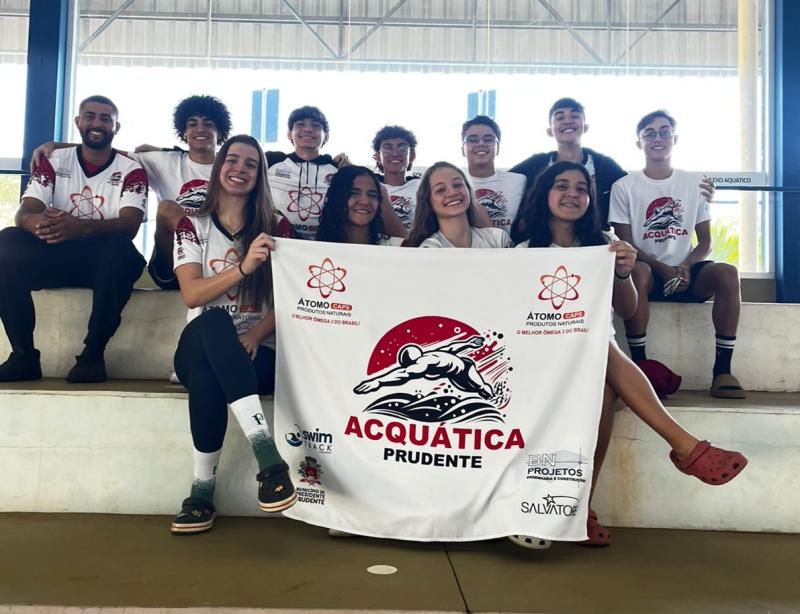 Delegação da Acquática Prudente/Semepp embarcou hoje, rumo a Barretos