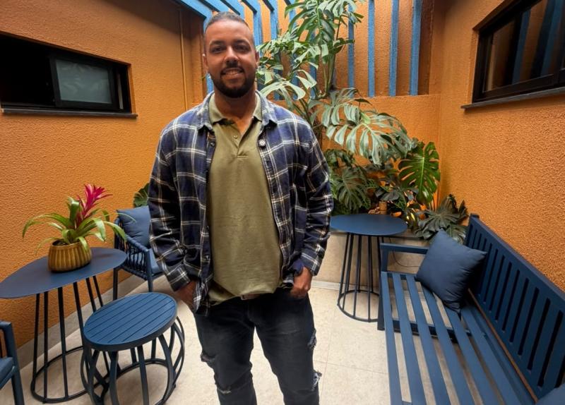 O jardinista Rodolfo Varela