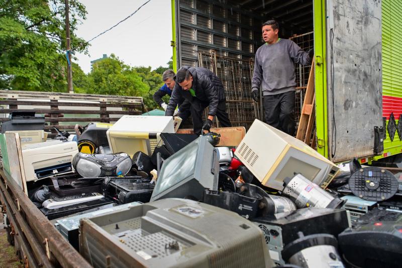 Iniciativa recebeu equipamentos eletrônicos que perderam utilidade