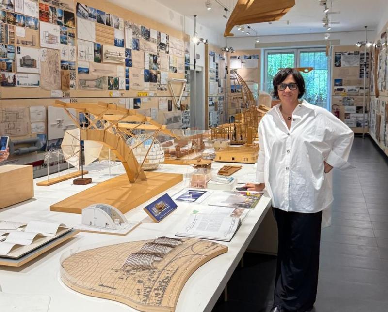 Arquiteta Cris Pasquini, na Fundação Renzo Piano, na Itália