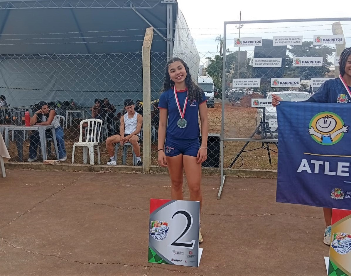 Entre os destaques individuais, Júlia Isogai Guedes conquistou a medalha de prata no salto em distância