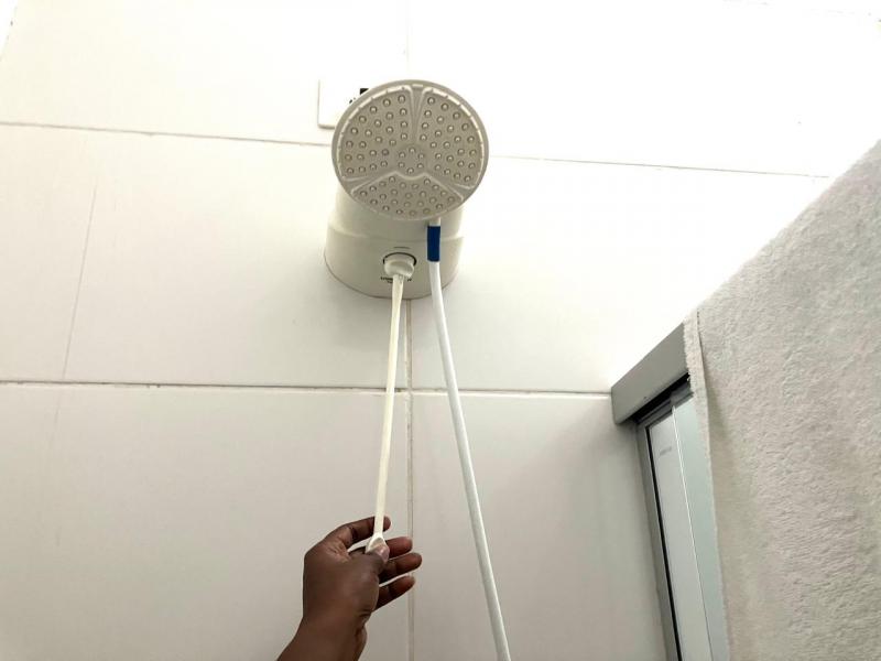 Chuveiro elétrico pode representar cerca de 30% do consumo mensal de energia de uma residência