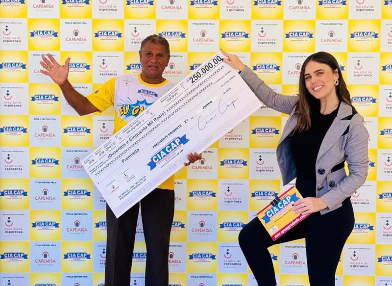 Oswaldo Pereira dos Santos, que trabalhou na construção do Hospital de Esperança, ganhou o prêmio de R$ 250 mil 