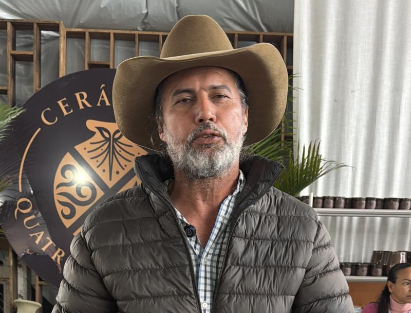 Tuti Gomes: “A feira chega ao fim, mas levamos conosco muito mais do que bons negócios. Levamos a certeza de que a cerâmica artesanal continua emocionando as pessoas por onde passa"