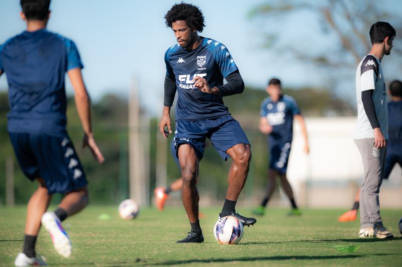 Meia Caiuby já treina com elenco; ele fez recentemente 7 gols pelo São Caetano e foi um dos principais artilheiros da Série A4 do Paulista