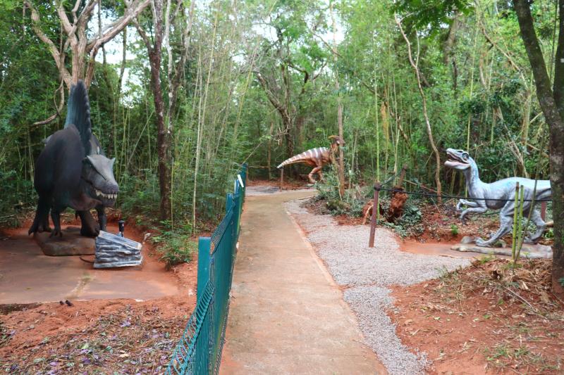 Obras incluíram a instalação de novos dinossauros, além de melhorias em toda a área destinada à visitação