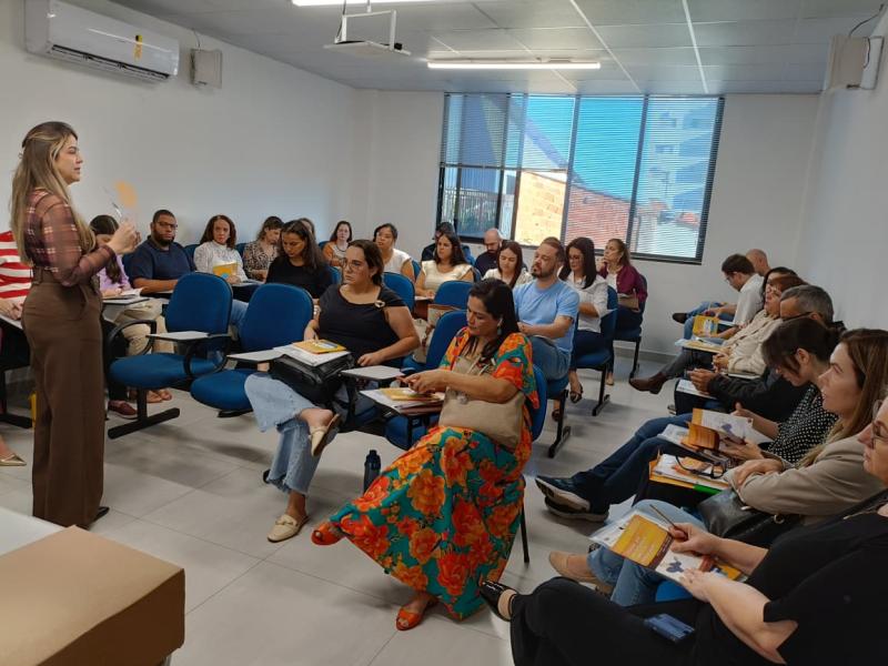 Profissionais da rede municipal de Saúde foram capacitados sobre protocolo clínico e diretrizes terapêuticas