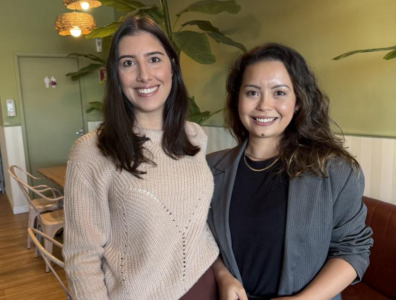 A engenheira Bianca Medeiros e a arquiteta Victoria Miwa