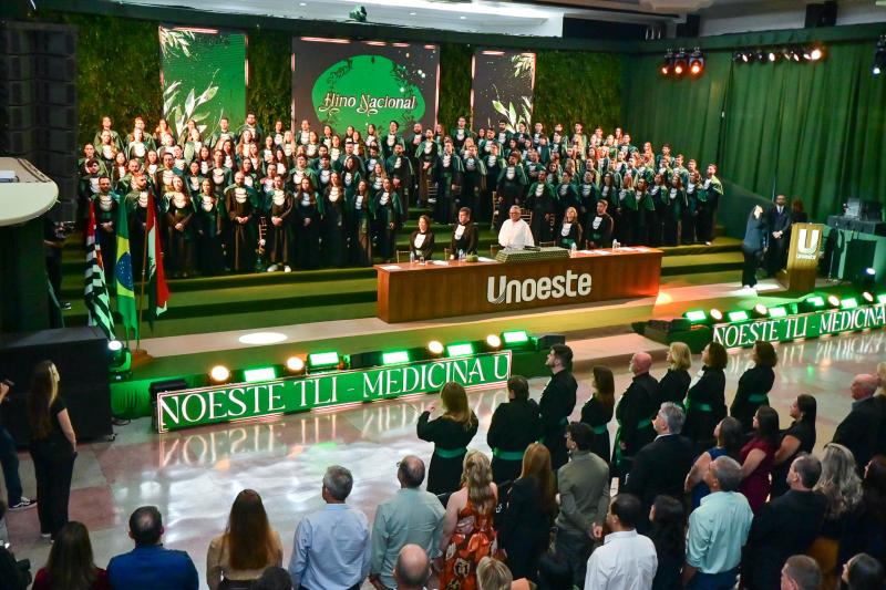 Formandos da 51ª turma de Medicina da Unoeste
