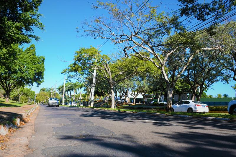 Via dá acesso aos bairros Maracanã, Novo Bongiovani e Maré Mansa e à cidade de Álvares Machado