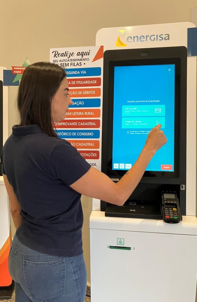 Totem de autoatendimento permite acesso a vários serviços da concessionária