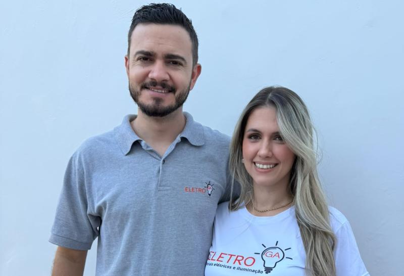 Fernanda Thomaz e rogério Teixeira, da Eletro Ga , de Martinópolis