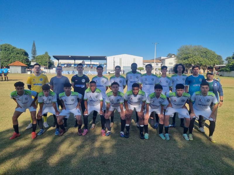 Comandados do técnico Daniel Canhin golearam a equipe de Salmourão por 12 x 0, na manhã de hoje