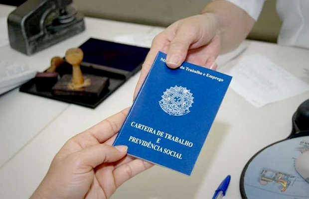 Comércio e agropecuária mantiveram estabilidade nas carteiras de trabalho no quinto mês do ano
